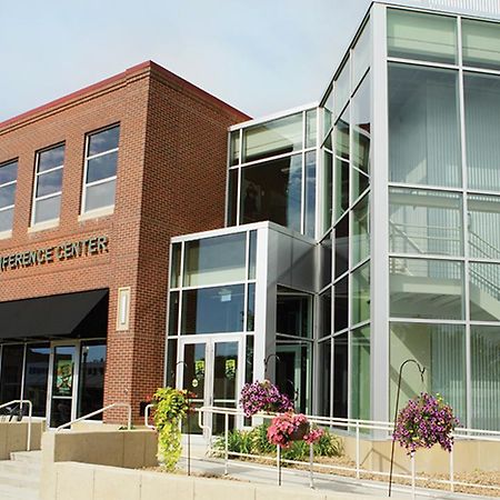 Watercrest Hotel And Conference Center Howard Экстерьер фото